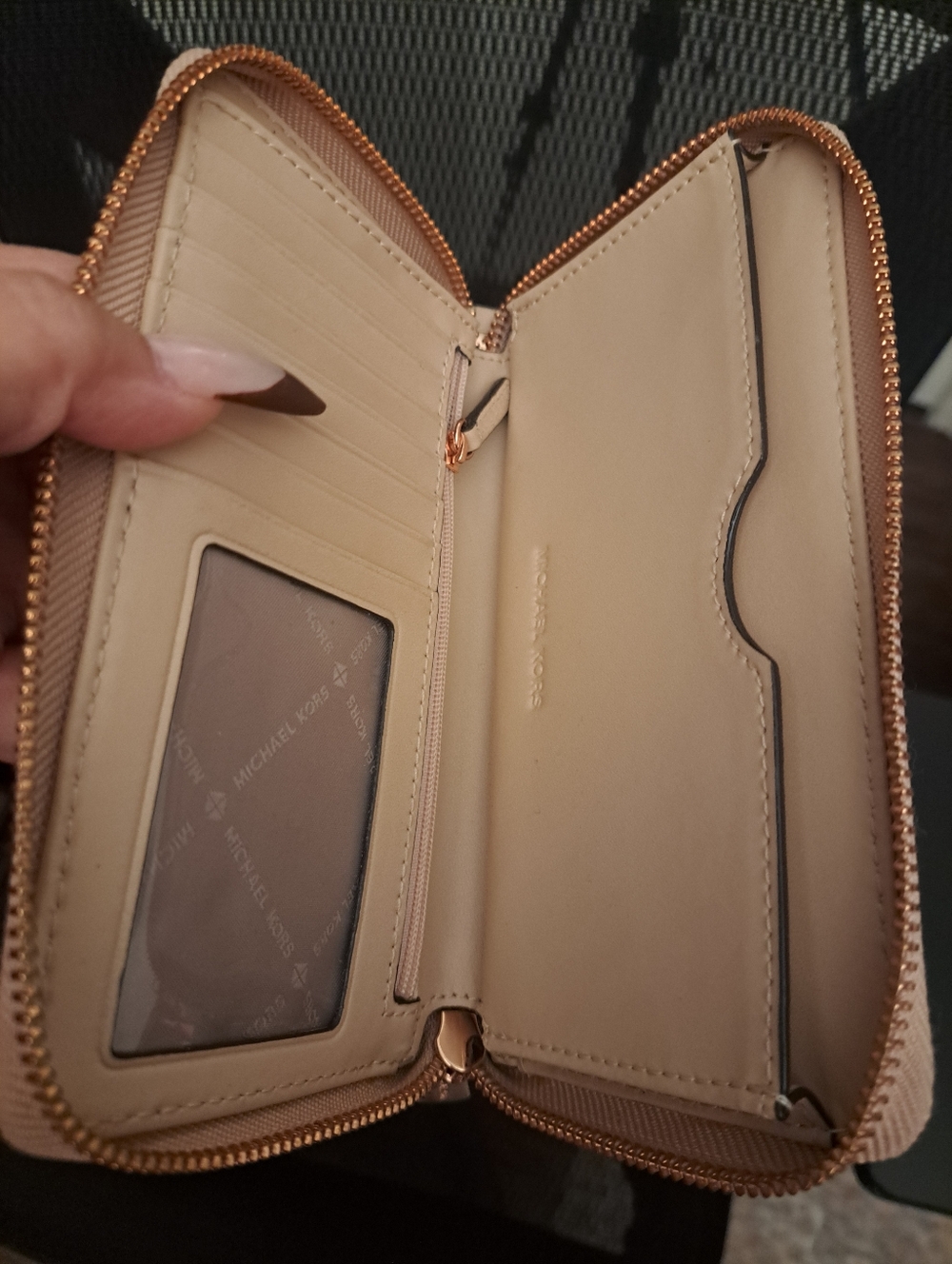 EUC Michael Kors Metallic Rose Gold Floral Zip Wallet - Picture 7 of 8